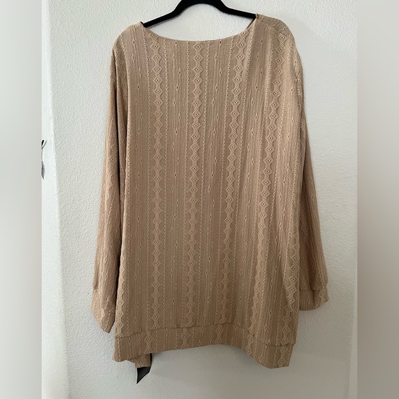 NWT SHEIN Textured Geometric Detail Zip Neck Lightweight Blouse Size 28/30 - Picture 5 of 5